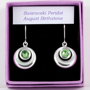 Cristal Swarovski Peridot : Boucles d'oreilles en métal argenté avec pierre de naissance du mois d'août