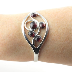 January birthstone : Garnet gemstone adjustable silver plated bangle