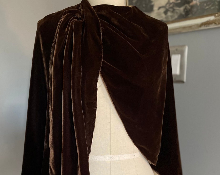 Late 1930s-Early 1940s Brown Velvet Beaded Wrap