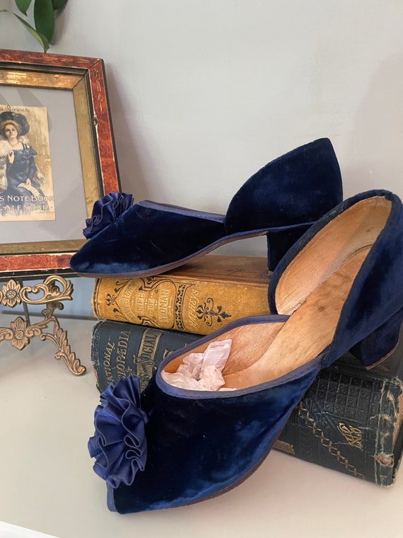 1940s Blue Velvet Boudior Slippers