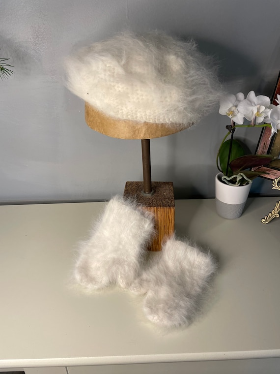 1950s/60s Toddler Mohair Hat and Mitten Set