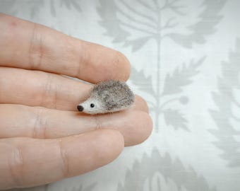 Jeż filcowany igłą, miniaturowy, kolekcjonerski, wełniany domek dla lalek
