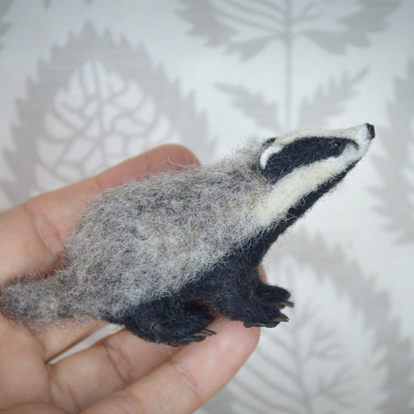 Badger, Needle felted animal miniature, Tiny animals, dolhouse miniature, woolen felted mini animals