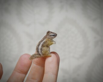 Сhipmunk miniature, Needle felted Tiny animals, dolhouse miniature.
