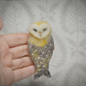 Needle Felted Owl Brooch, Handmade Bird Pin, Wool Embroidery