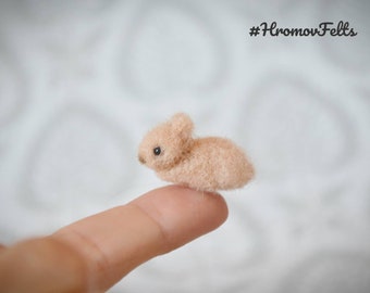 Tiny micro peach Bunny, Needle Felted Rabit, dollhouse miniature, woolen mini bunny, miniature animals