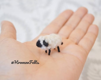 Sheep tiny needle felted, animal dollhouse miniature, Lamb tiny toy, mini sculpture animals, hand made