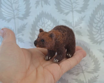 Bear woolen miniature, Tiny needle felted miniature, dollhouse animal miniature, OOAK, hand made sculpture