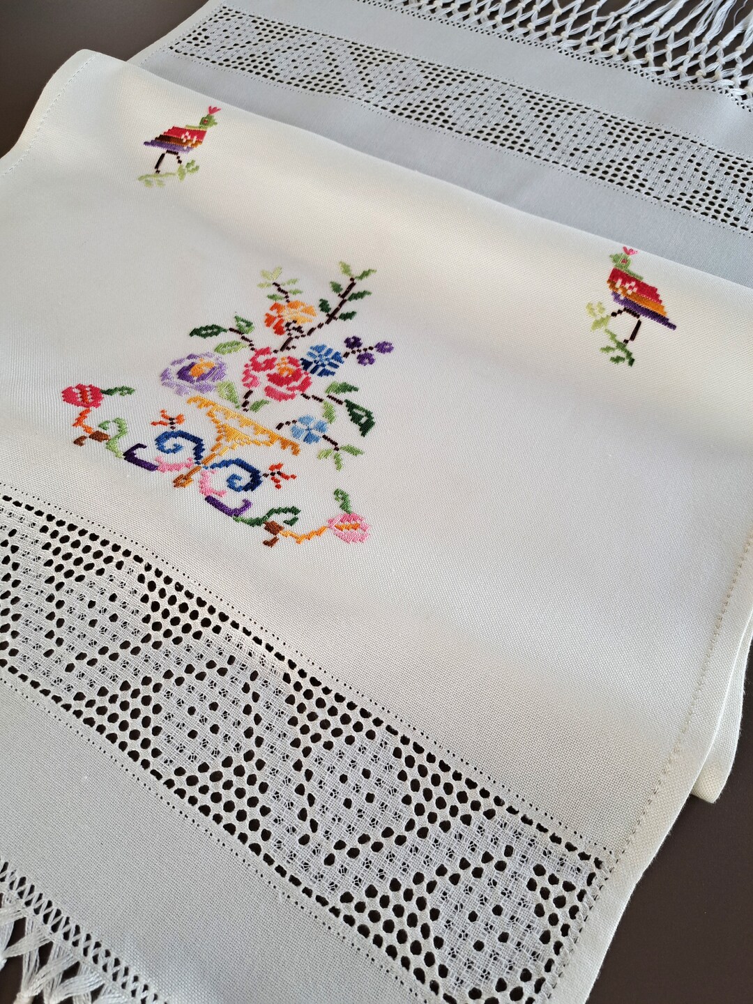 アンティーク フランス/ ベルギー アイレット刺繍 フリンジ装飾 アンティーク フランス/ ベルギー アイレット刺繍 フリンジ装飾