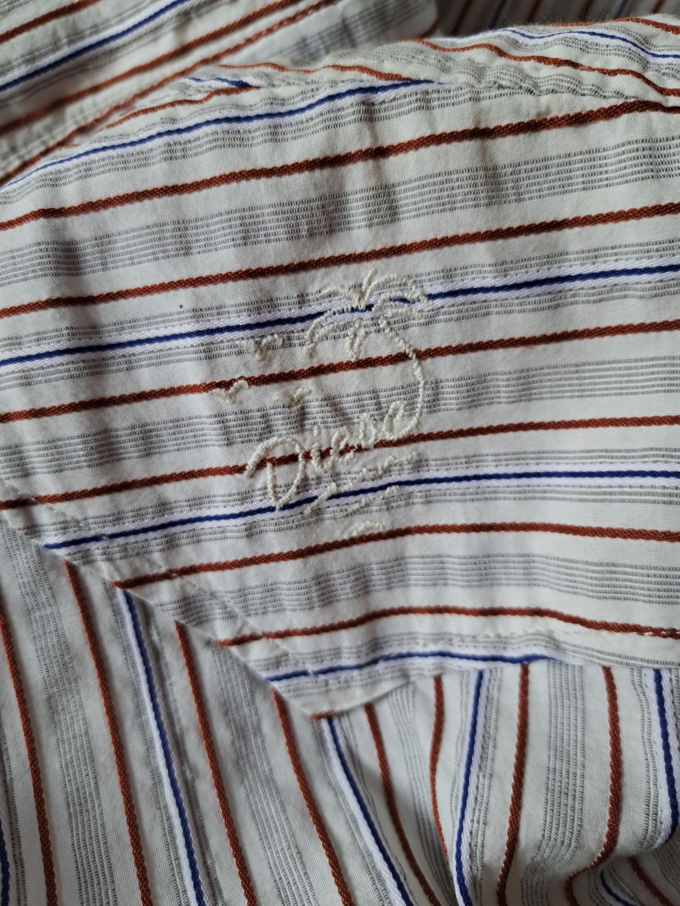 Bershka - T-shirt ras de cou à manches courtes - Marron