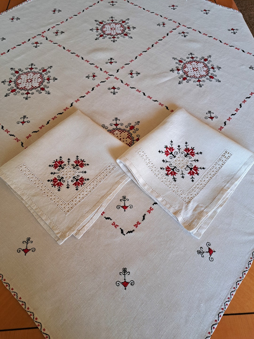Antique Linen lagartera Embroidered Tablecloth With 2 Napkins, Natural Linen Tablecloth, Spanish