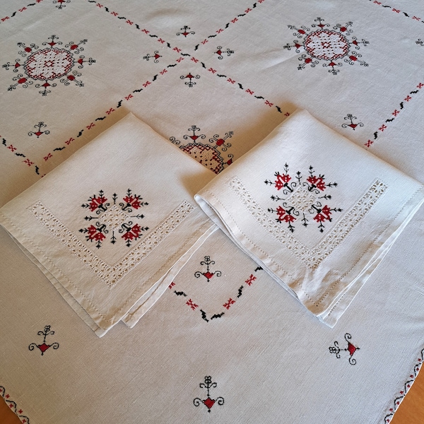 Ensemble nappe brodée + 12 serviettes + sous-couche de 2,8 m