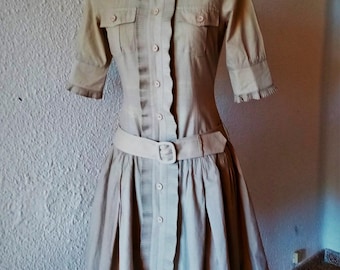 Alberto Biani Kleid, Baumwollmischung Fit and Flare Beiges Kleid, Tropfen Taille Knielanges Kleid, Plissee Details Knopfleiste Kleid, Größe S