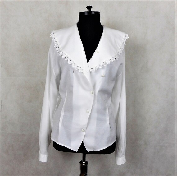 Vintage Romantic White Blouse, Large Lace Collar V