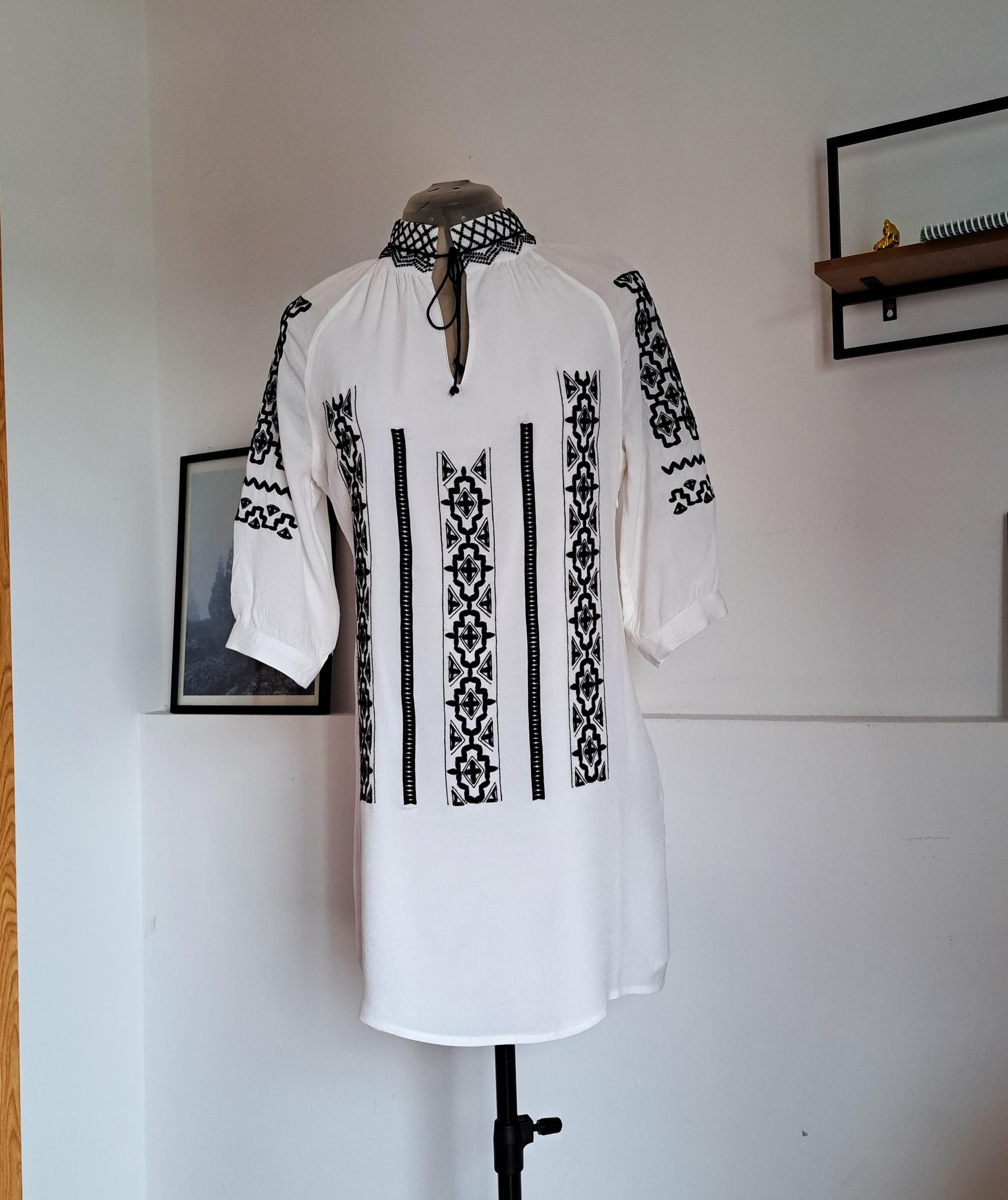 Stella Mccartney Black/white Embroidered Tunic Silk Blend