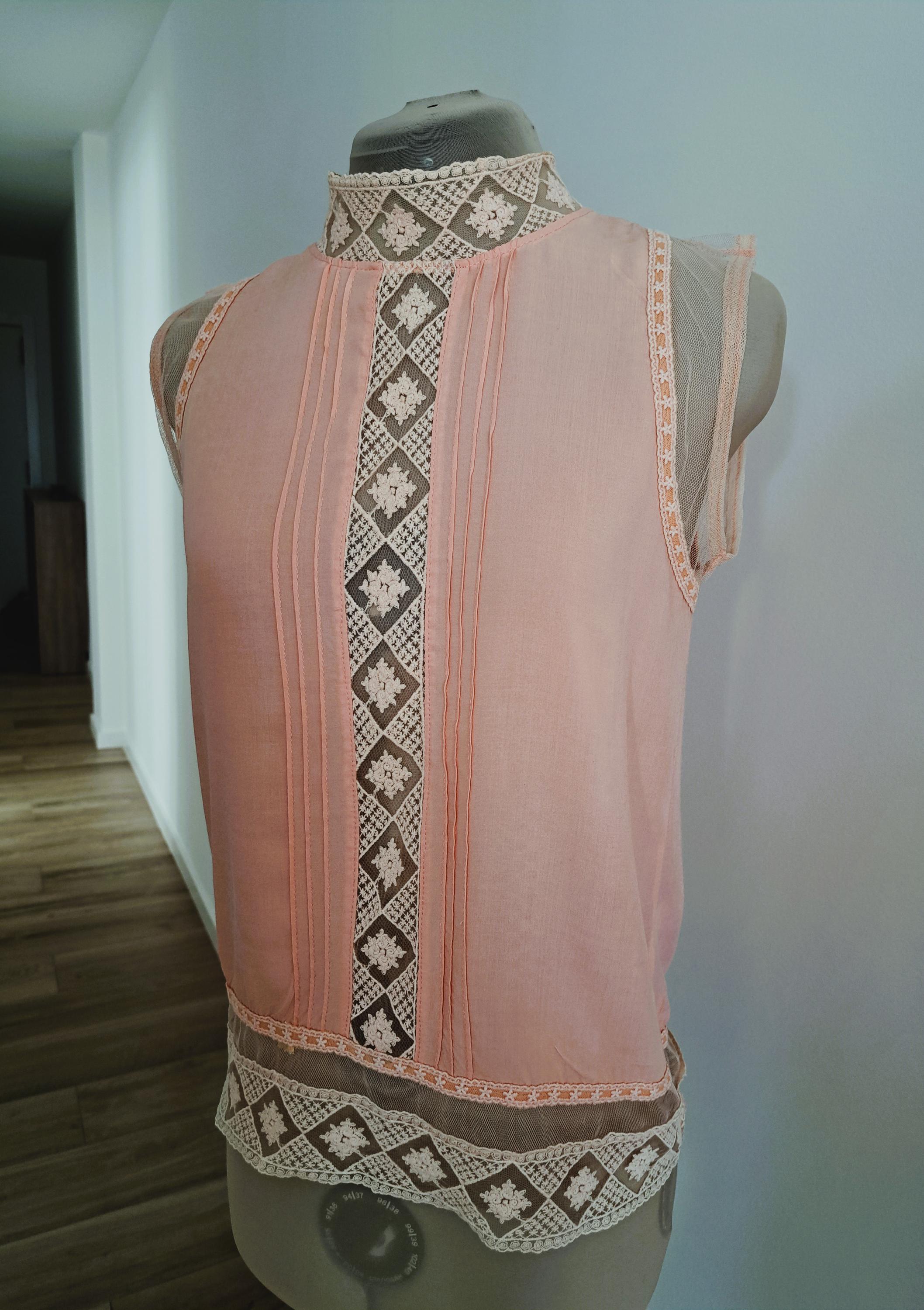Vintage 1960s Blouse, Embroidered Mesh Lace Trim, Sleeveless