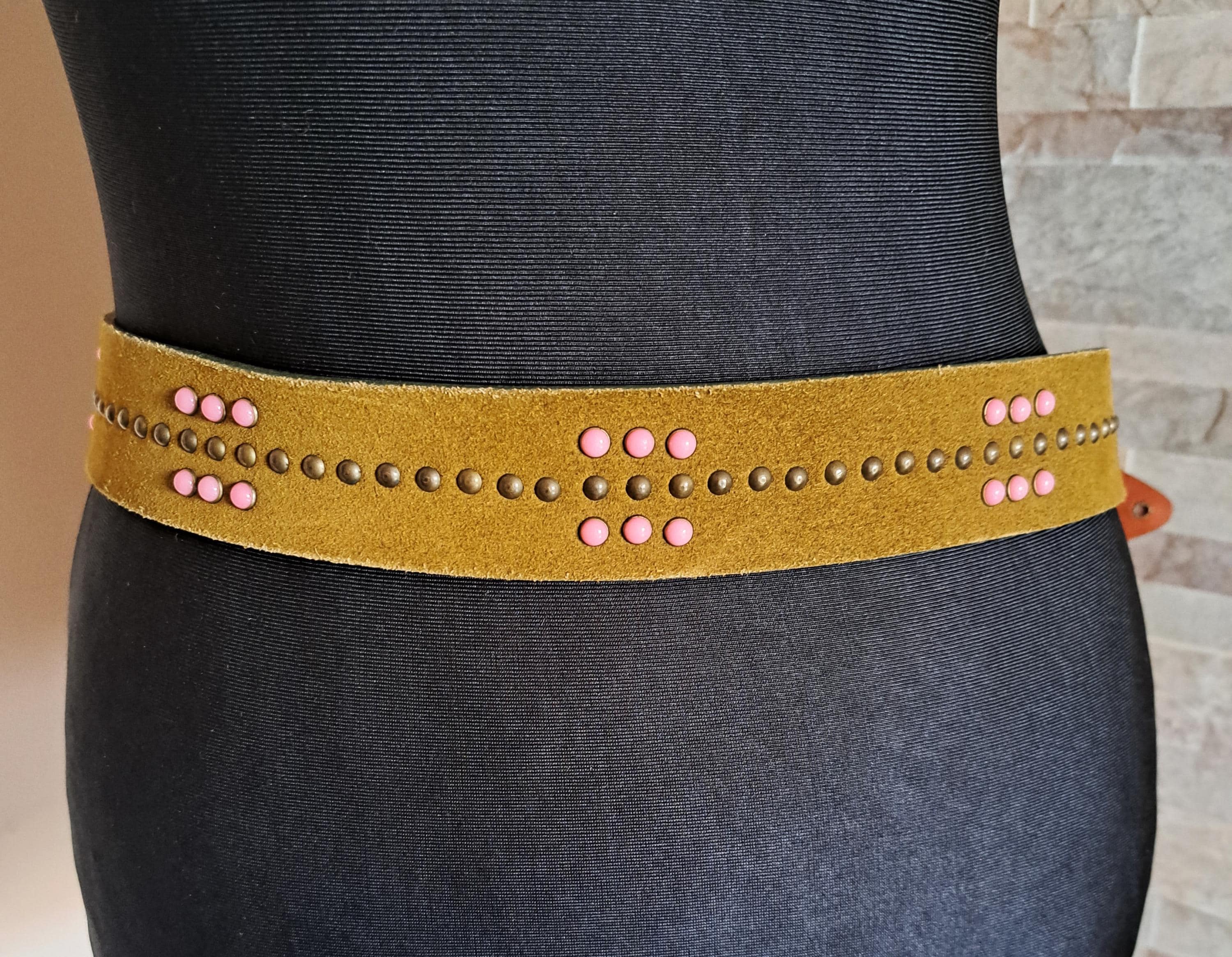 Vintage Dolce & Gabbana Green Suede Belt With Pink Metallic 