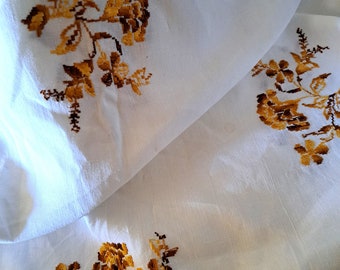 Vintage Hand Embroidered Linen Tablecloth: 50s Floral Table Linen