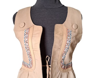 Gilet peplum en cuir véritable pour femme, cuir beige avec gilet de détails décorés, gilet à liens