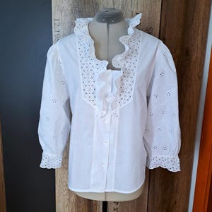 Vintage Romantische weiße Bluse Broderie Anglaise Spitzenbesatz Baumwollhemd, Puffärmel Rüschen Top, L