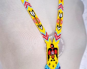 Collana vintage con perline artigianali con aquila, collana con perline gialle, perline di ispirazione nativa, gioielli con fauna selvatica