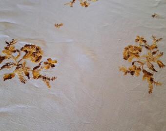 ヴィンテージ手刺繍リネンテーブルクロス：50年代の花柄テーブルリネン