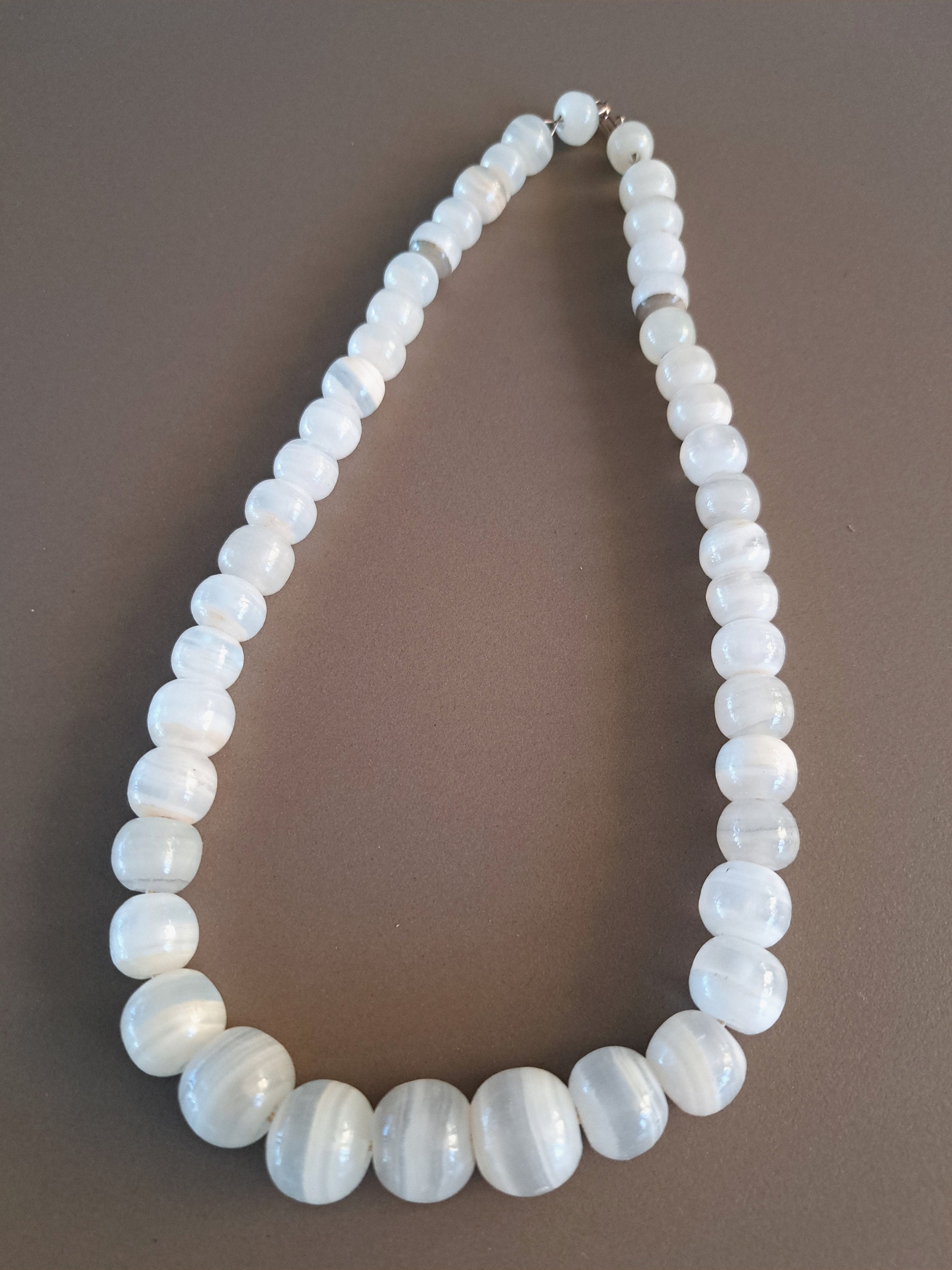 Collier Vintage En Perles D'agate Naturelle - Perles Semi-précieuses Grises, Occasion, Pas De Marque (voir Photos)