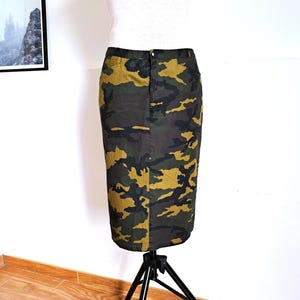 Vintage Camouflage Skirt Women&#39;s Military Style Skirt Comptoir des Cotonniers, size 40 FR
