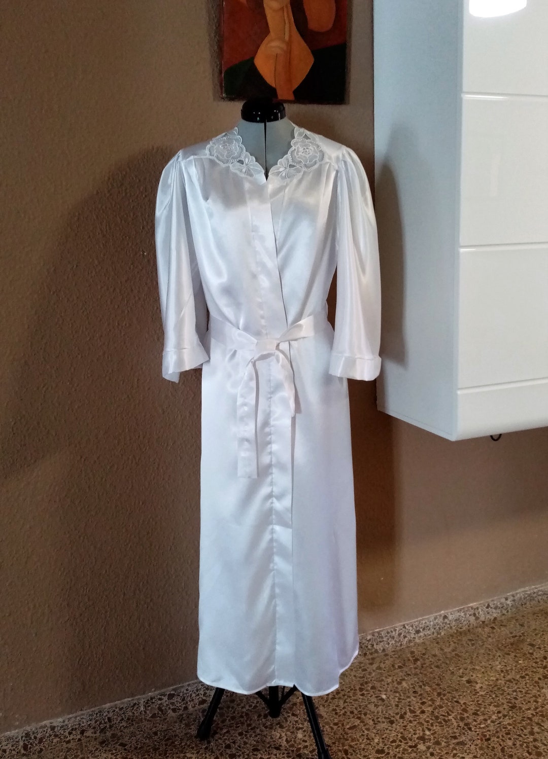 Retro White Robe Vintage White Satin Robe: Italian La Birba Embroidered Gown, Size XL - Etsy