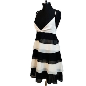 By Malene Birger Vintage Kleid: Schwarz & Weiß Gestufte Rüschen, Spaghetti Träger