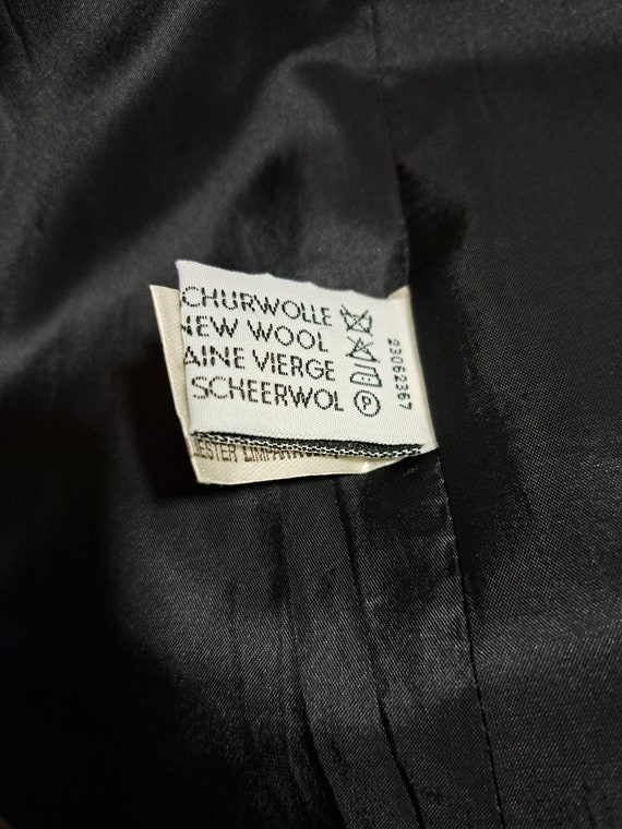Louis Feraud wool coat in dark navy size 4 Made in W Germany