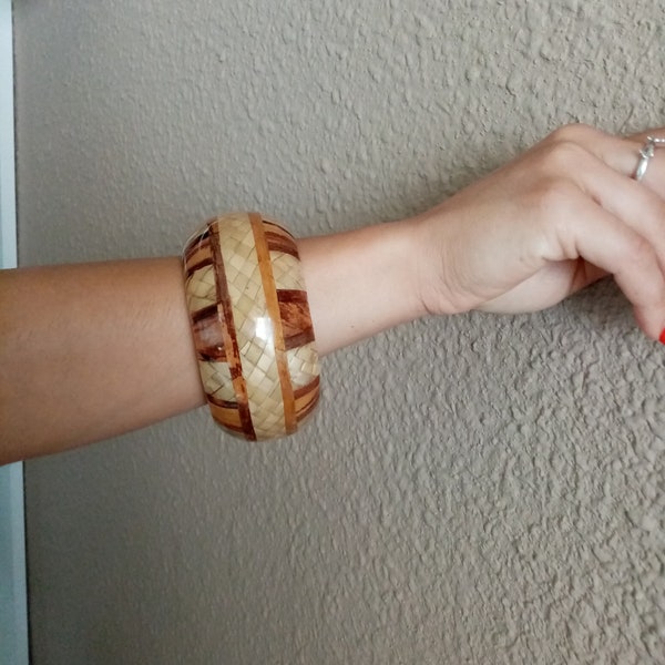 bracelet en bois vintage, bracelet en bois lourd avec paille entrelacée, bracelet large de couleurs naturelles