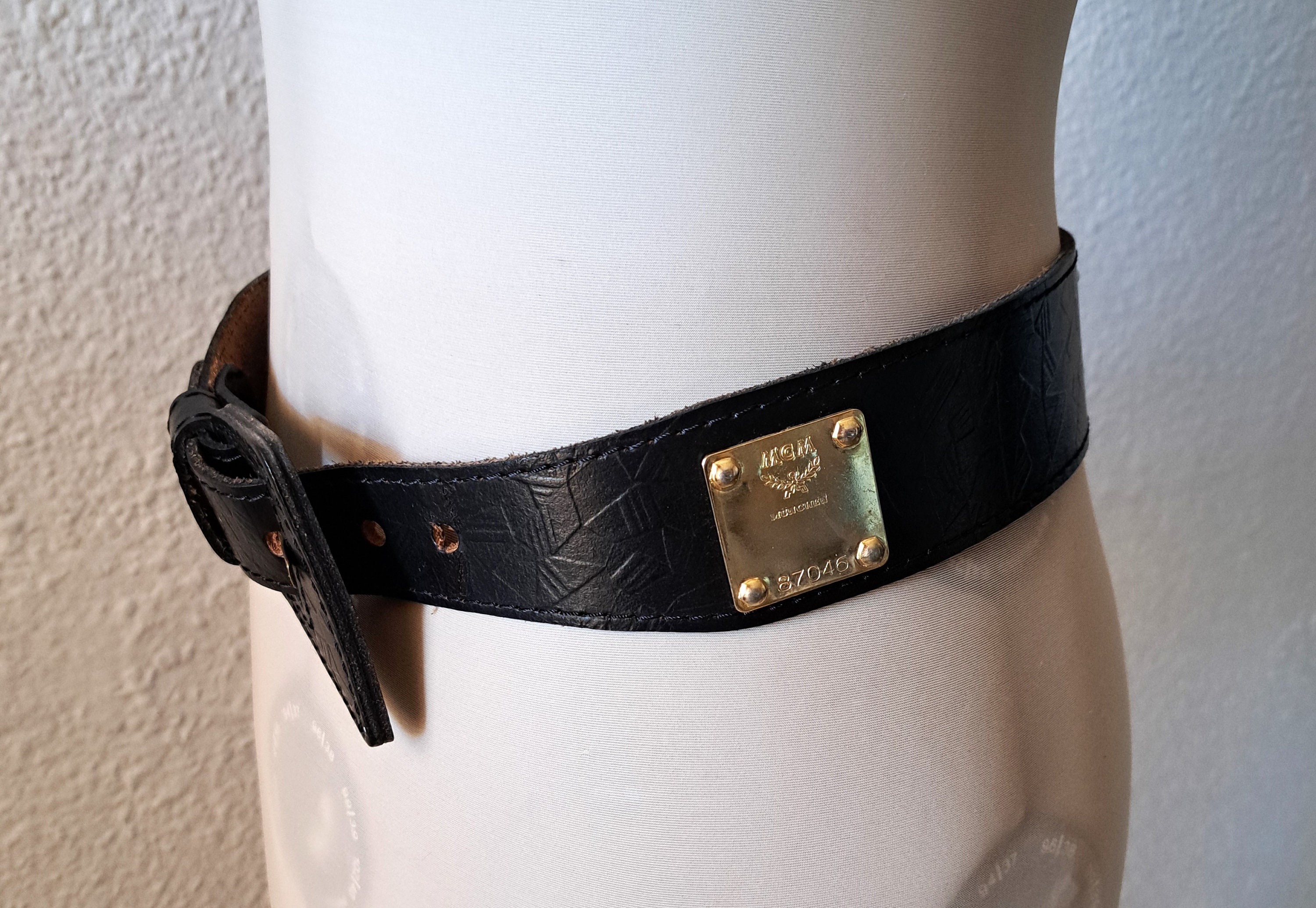 Vintage MCM Black Leather Belt Gold Tone Metal Plates/ 78 to  display picture 2