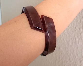 Vintage Lucite Verstellbar Armband in Braun, Mid Century Armreif