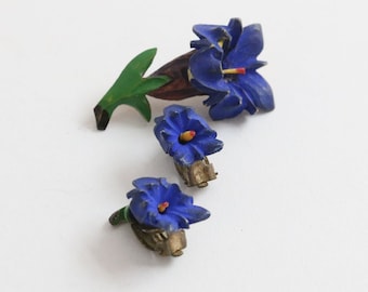 Vintage 1940's blue floral brooch & matching clip-on earring set 1940's jewellery 1940s brooch floral jewellery vintage matching set