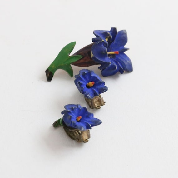 Vintage 1940's blue floral brooch & matching clip-on earring set 1940's jewellery 1940s brooch floral jewellery vintage matching set