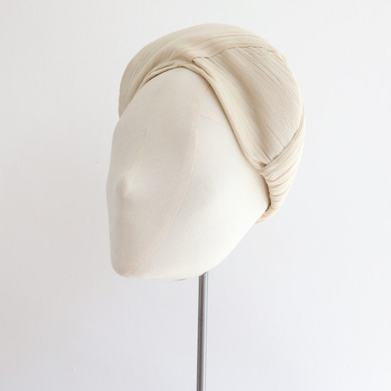Vintage 1940's cream silk pleated halo turban hat… - image 6