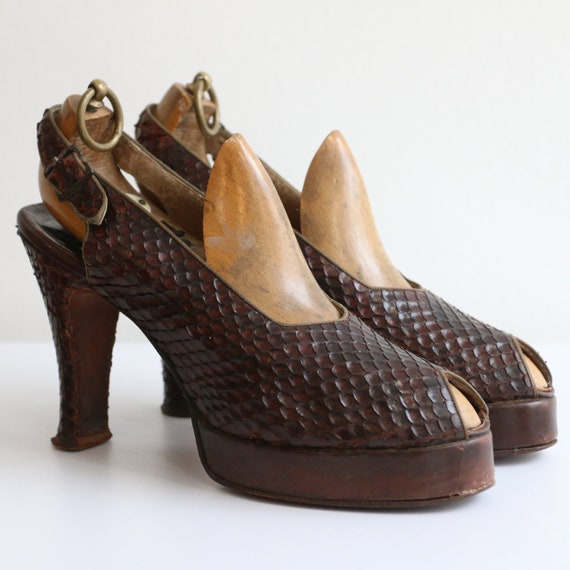 Vintage 1940's platform heels vintage 1940's sling