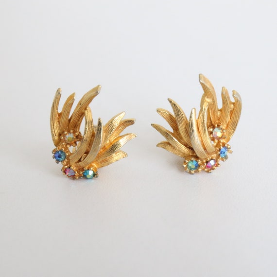 Vintage 1950's gold & rhinestone clip on earrings… - image 4