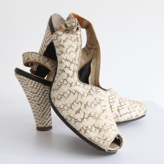 Vintage 1940's leather peep toe heels UK 4 EU 37 … - image 1