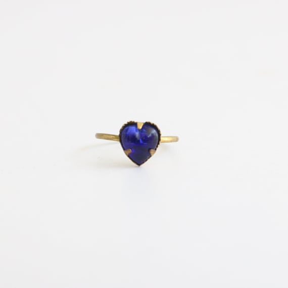 Vintage 1930's Czech glass heart ring UK F US 3 original 1930s ring Art Deco ring 1930s heart ring vintage heart ring vintage blue ring