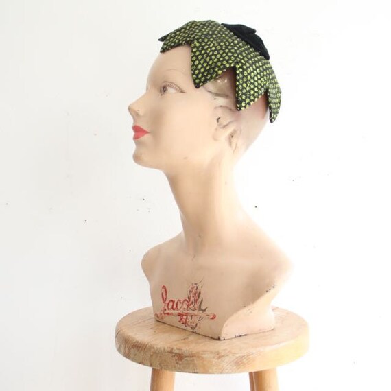 Vintage 1940's hat 1940's perch hat 1940's petal h