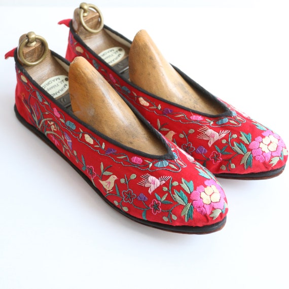 Vintage 1930's slippers vintage 1930's silk embroi