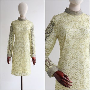 Vintage 1960er Jahre blassgelbes Perlenkleid aus Spitze original 1960er Jahre Vintage Perlenkleid 1960er Jahre Perlenkleid 1960er Jahre Kleid