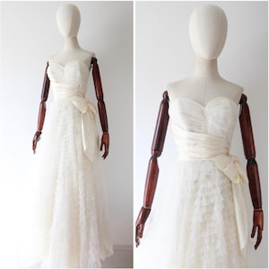 Vintage 1950's white tulle dress 1950 strapless sweetheart dress 1950's tiered tulle dress layered tulle dress vintage evening dress UK 6-8