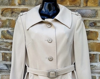 Vintage 1980&#39;s &quot;Sixth Sense&quot; for C&A Pure wool classic beige lightweight coat, Size UK 8-10