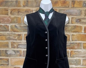 Vintage 1990&#39;s &quot;Laura Ashley&quot; Quality retro &quot;Black Watch&quot; Tartan kilt, Waistcoat & similar style neck tie suit set, Size UK 10