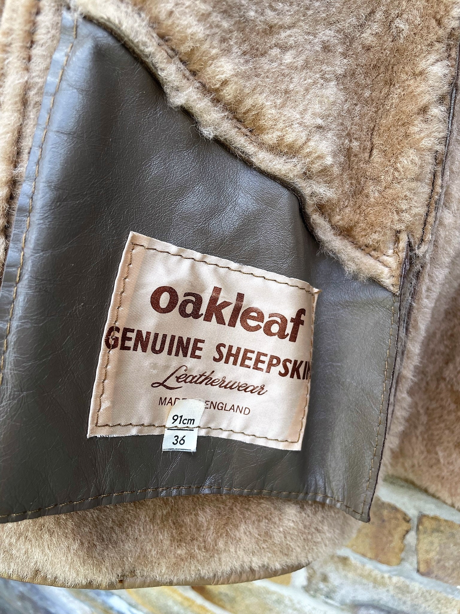 Vintage 1970's oakleaf Quality Genuine 