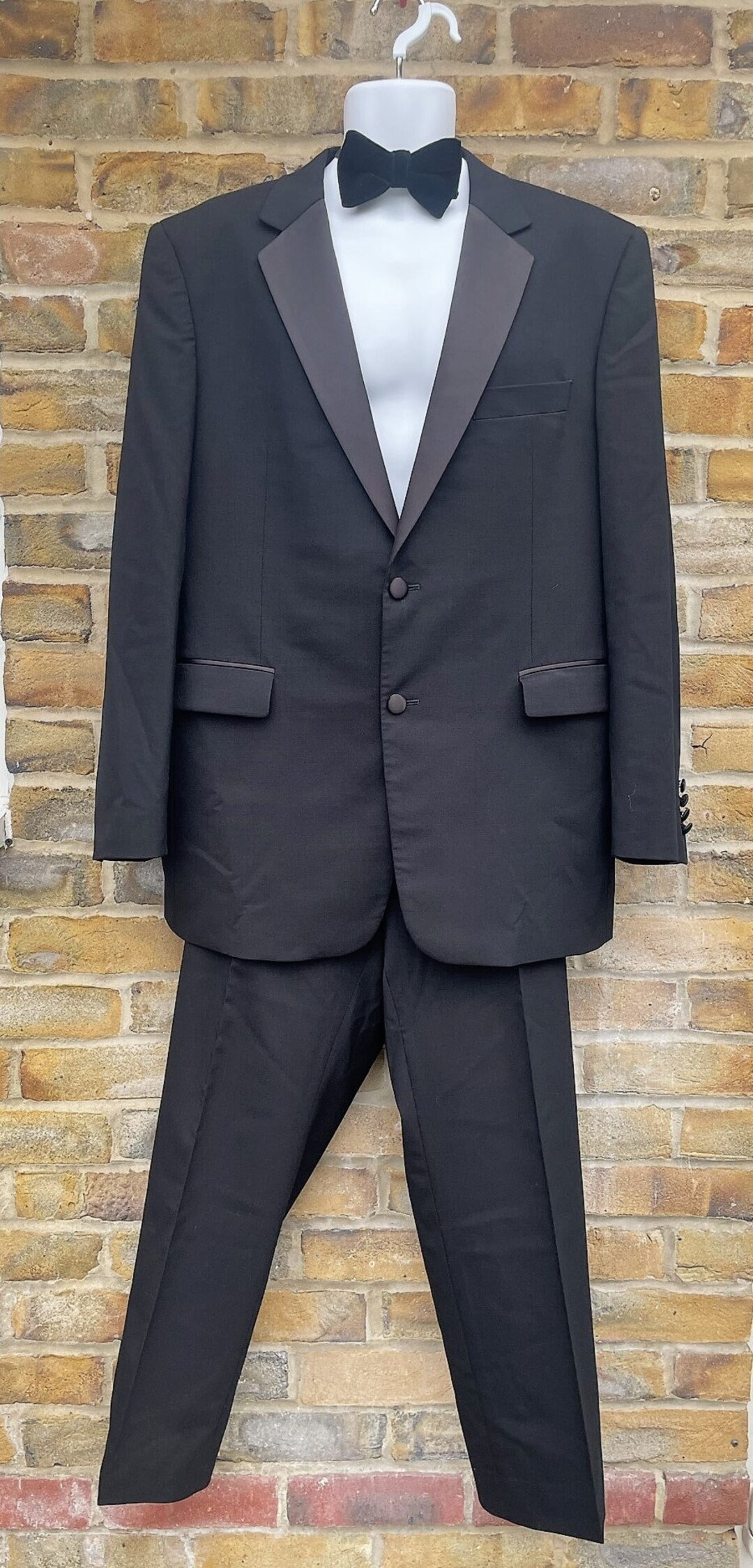 タキシード（英Moss Bros）