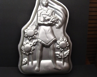 Large Wilton 1995 Pocahontas Aluminum Cake Pan Very Good Condition 2105-3700